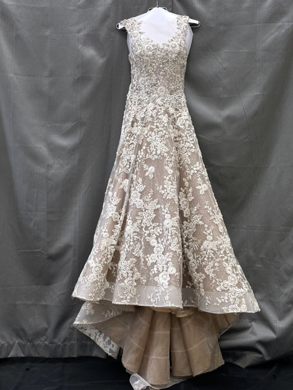 Tony Ward Couture Embroidered Wedding Gown Size 10